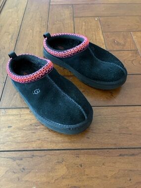 UGG Kids Black Suede Slip-On Clogs with Pink Trim